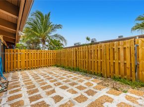 2627 S Parkview Dr 2627, Hallandale Beach FL 33009