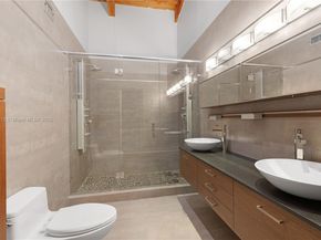 2627 S Parkview Dr 2627, Hallandale Beach FL 33009