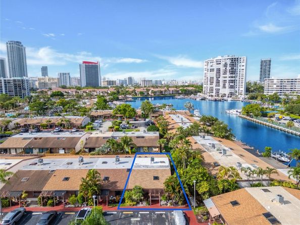 2627 S Parkview Dr 2627, Hallandale Beach FL 33009