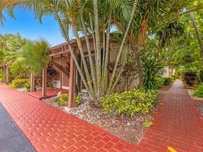 2627 S Parkview Dr 2627, Hallandale Beach FL 33009