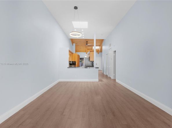 2627 S Parkview Dr 2627, Hallandale Beach FL 33009
