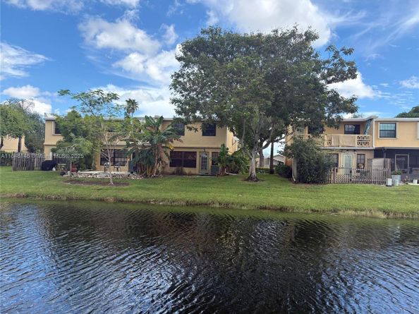 3961 NW 94th Ave, Sunrise FL 33351