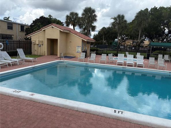 3961 NW 94th Ave, Sunrise FL 33351