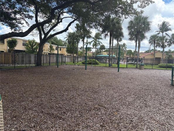3961 NW 94th Ave, Sunrise FL 33351