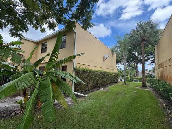 3961 NW 94th Ave, Sunrise FL 33351
