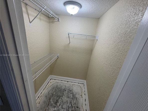 3961 NW 94th Ave, Sunrise FL 33351