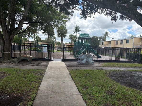 3961 NW 94th Ave, Sunrise FL 33351