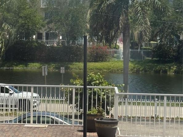 2025 NE 164th St 206, North Miami Beach FL 33162