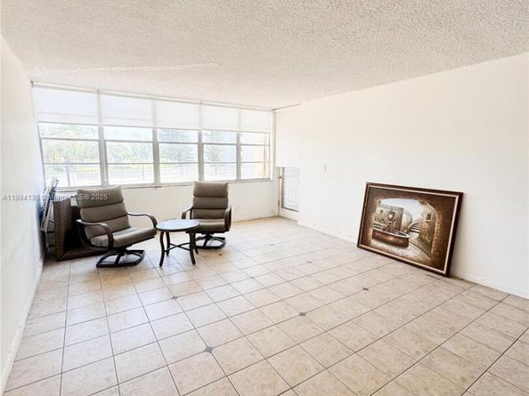 2025 NE 164th St 206, North Miami Beach FL 33162