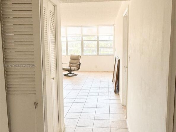 2025 NE 164th St 206, North Miami Beach FL 33162