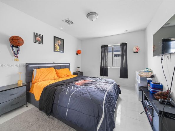 531 NW 15 St, Florida City FL 33034