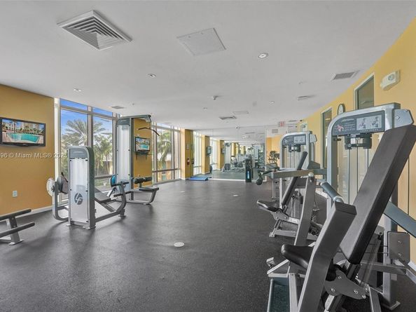 1745 E Hallandale Beach Blvd 2105W, Hallandale Beach FL 33009