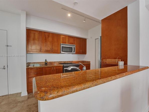1745 E Hallandale Beach Blvd 2105W, Hallandale Beach FL 33009