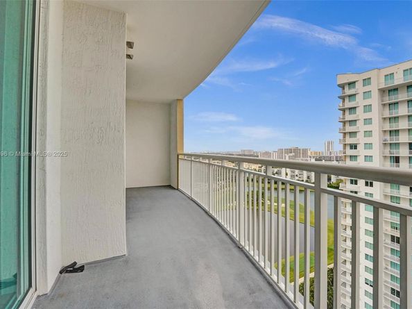 1745 E Hallandale Beach Blvd 2105W, Hallandale Beach FL 33009