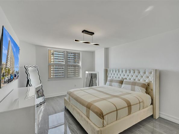 1950 S Ocean Dr 8J, Hallandale Beach FL 33009