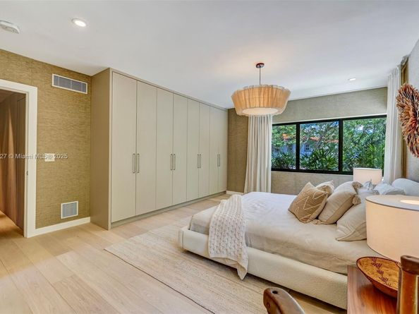 500 NE 96th St, Miami Shores FL 33138