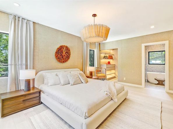 500 NE 96th St, Miami Shores FL 33138