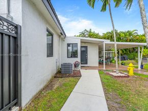 11415 SW 56th St, Miami FL 33165