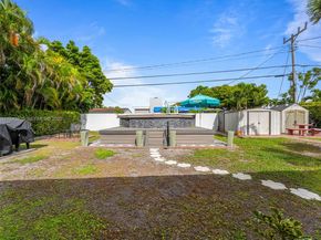 11415 SW 56th St, Miami FL 33165