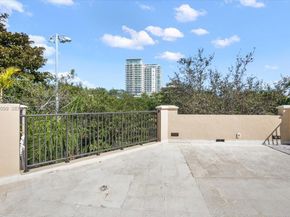 3471 Main Hwy 1240, Miami FL 33133