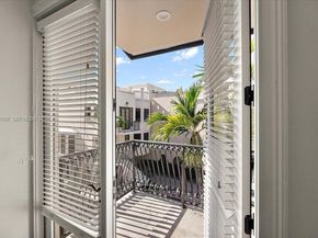 3471 Main Hwy 1240, Miami FL 33133