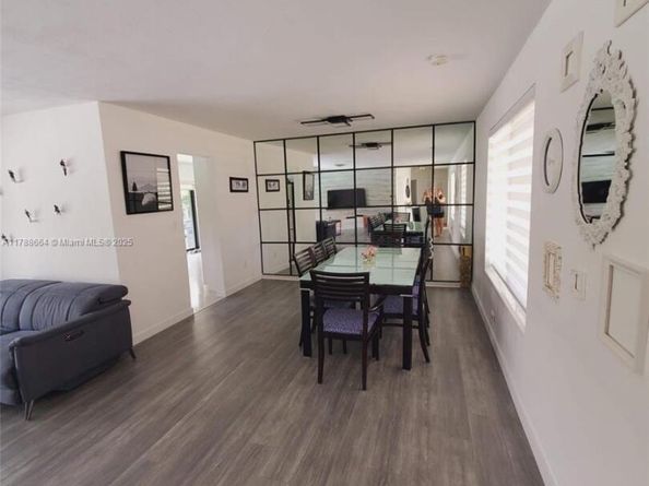 2020 NE 203rd St, Miami FL 33179