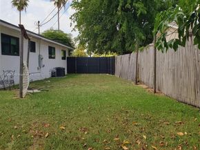 2020 NE 203rd St, Miami FL 33179
