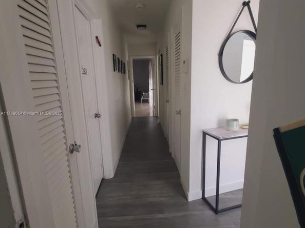 2020 NE 203rd St, Miami FL 33179