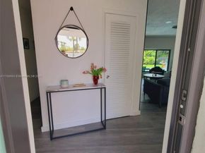 2020 NE 203rd St, Miami FL 33179