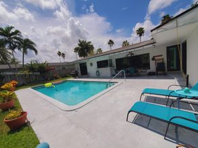 2020 NE 203rd St, Miami FL 33179