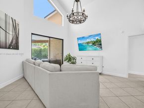 11575 S Quayside Dr, Cooper City FL 33026