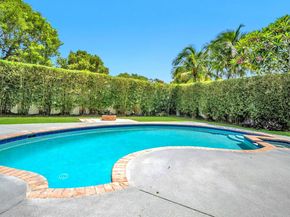 11575 S Quayside Dr, Cooper City FL 33026