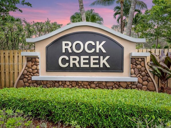 11575 S Quayside Dr, Cooper City FL 33026