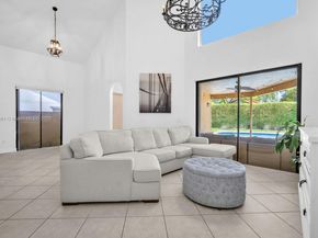 11575 S Quayside Dr, Cooper City FL 33026