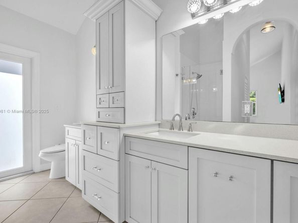 11575 S Quayside Dr, Cooper City FL 33026