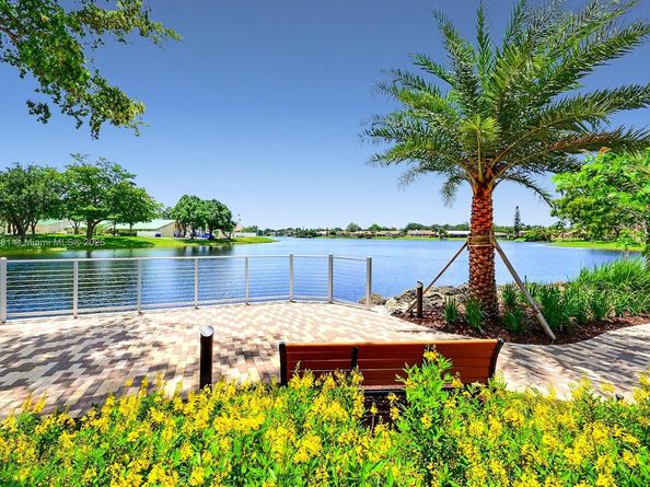 11575 S Quayside Dr, Cooper City FL 33026