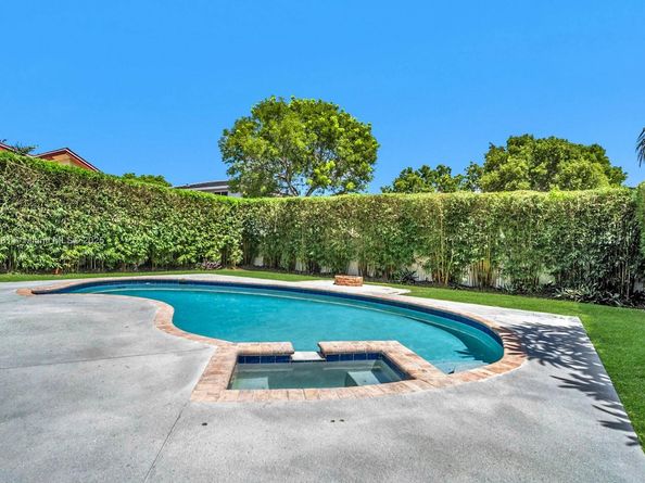 11575 S Quayside Dr, Cooper City FL 33026