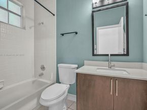 11575 S Quayside Dr, Cooper City FL 33026