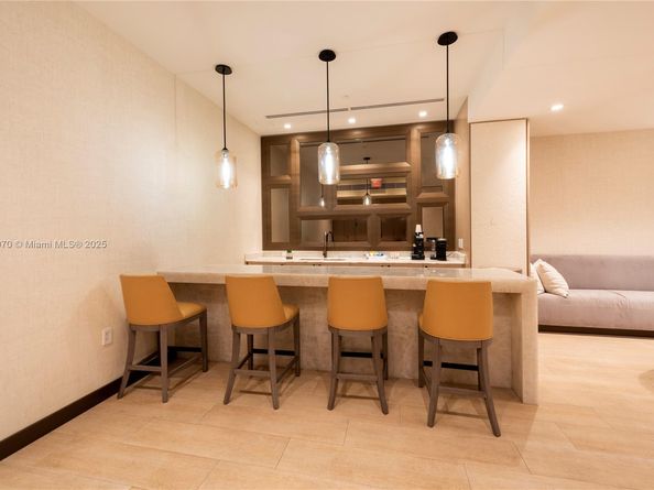 3131 NE 188th St 2808, Aventura FL 33180
