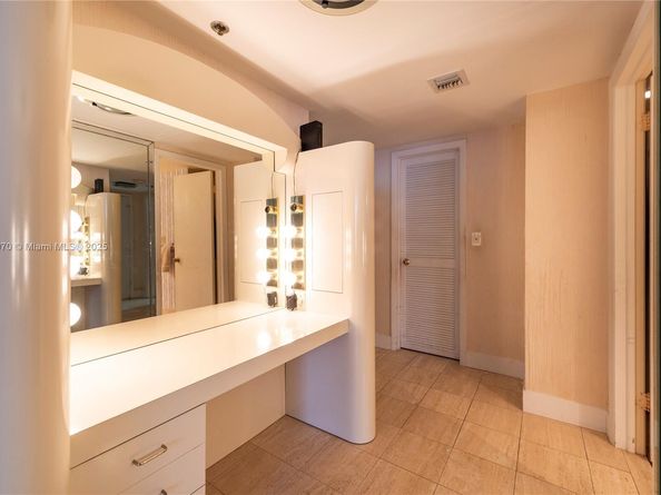 3131 NE 188th St 2808, Aventura FL 33180