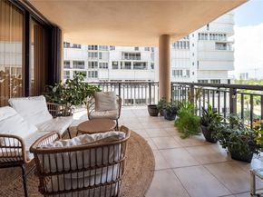 3131 NE 188th St 2808, Aventura FL 33180