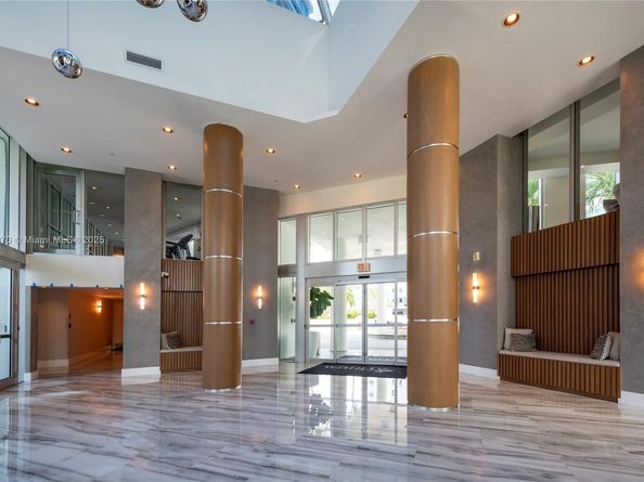 3131 NE 188th St 2808, Aventura FL 33180