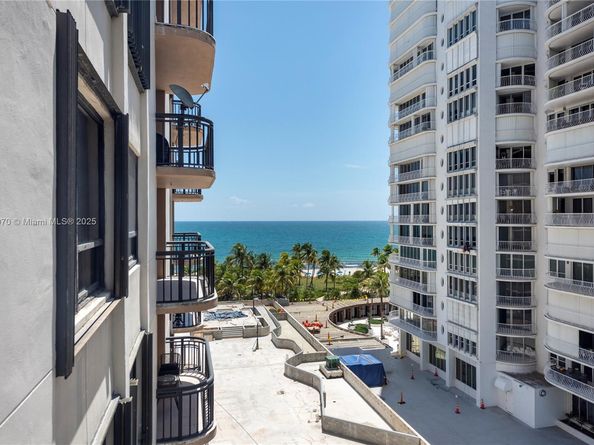 3131 NE 188th St 2808, Aventura FL 33180