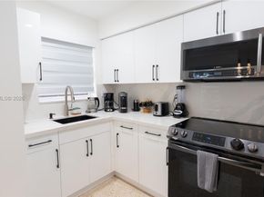 1851-1853 NW 22nd Pl, Miami FL 33125