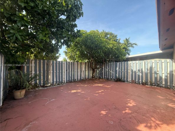 Undisclosed Address #A11910880, Hialeah FL 33015