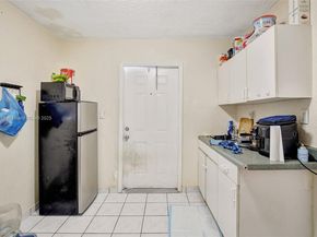 7950 NW 174th Ter, Hialeah FL 33015