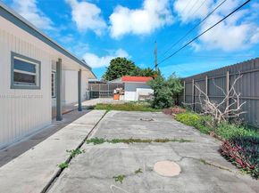 7950 NW 174th Ter, Hialeah FL 33015