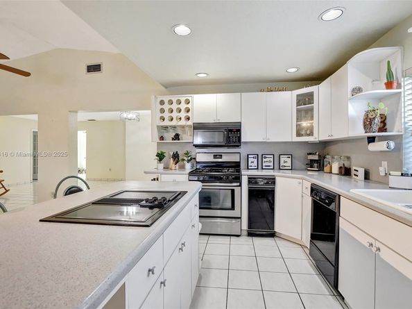 7950 NW 174th Ter, Hialeah FL 33015