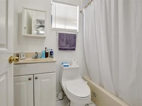 7950 NW 174th Ter, Hialeah FL 33015