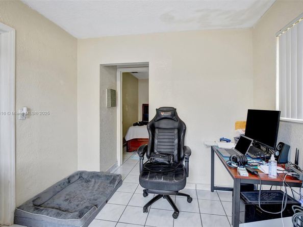 7950 NW 174th Ter, Hialeah FL 33015